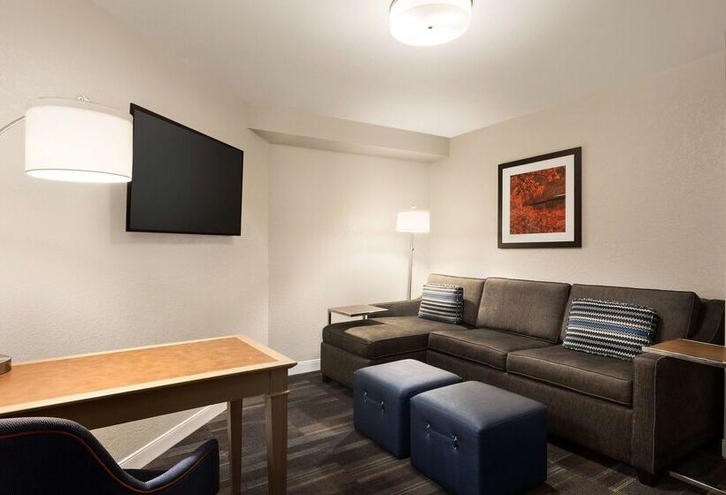 هتل Hampton Inn Fort Smith