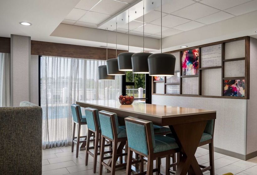 هتل Hampton Inn Gadsden