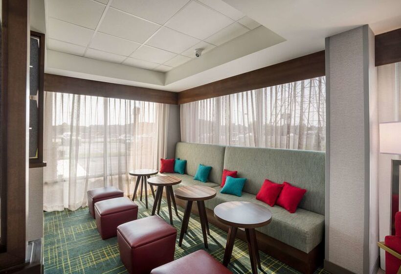 هتل Hampton Inn Gadsden