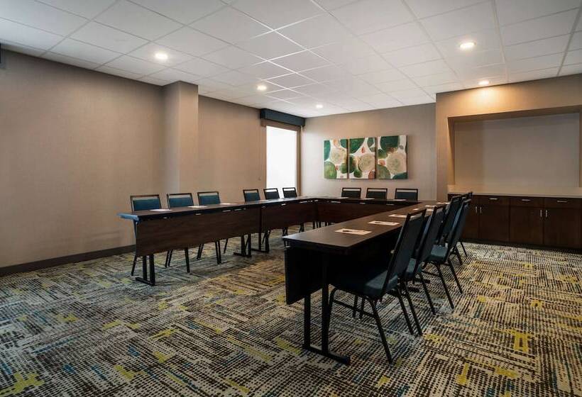 هتل Hampton Inn Gadsden