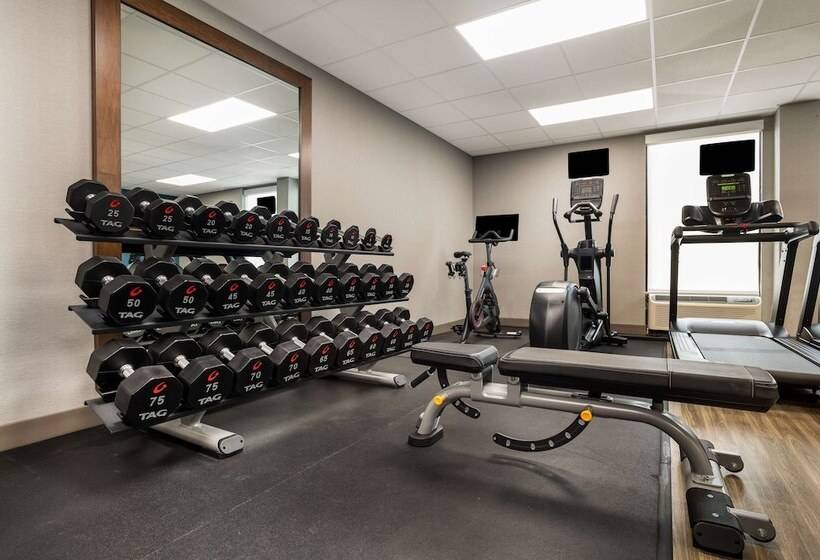 هتل Hampton Inn Gadsden