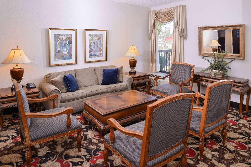 هتل Hampton Inn Gadsden