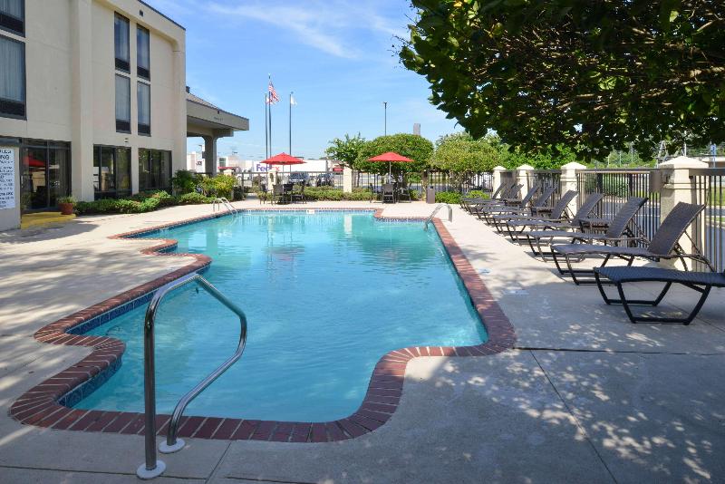 هتل Hampton Inn Gadsden