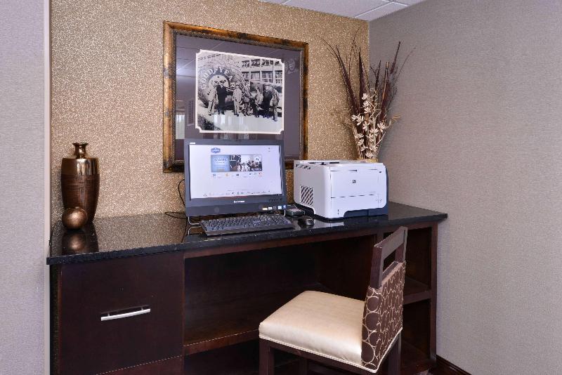 هتل Hampton Inn Gadsden