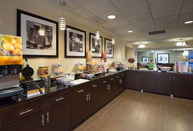 ホテル Hampton Inn Gainesville