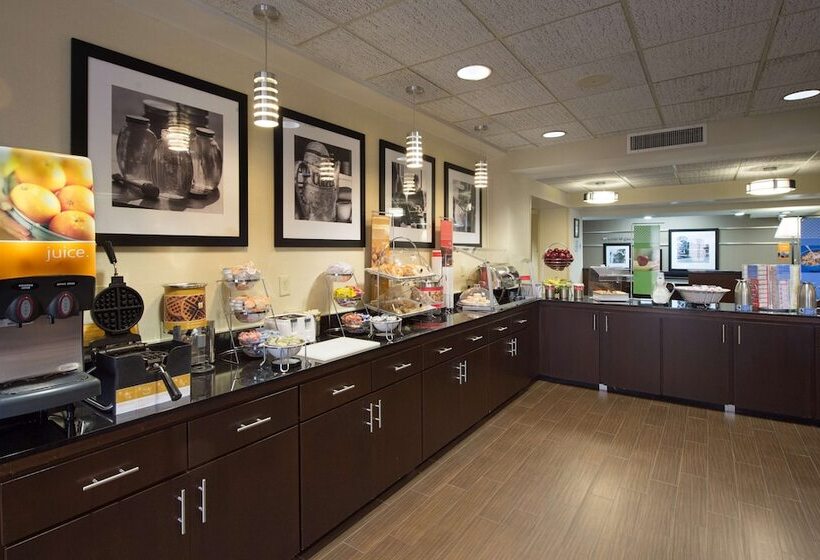 ホテル Hampton Inn Gainesville