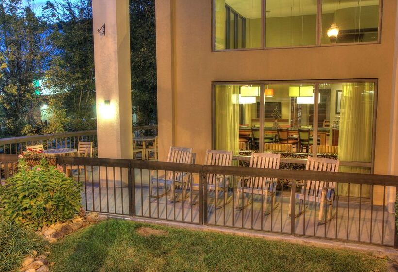 בית מלון כפרי Hampton Inn Gatlinburg