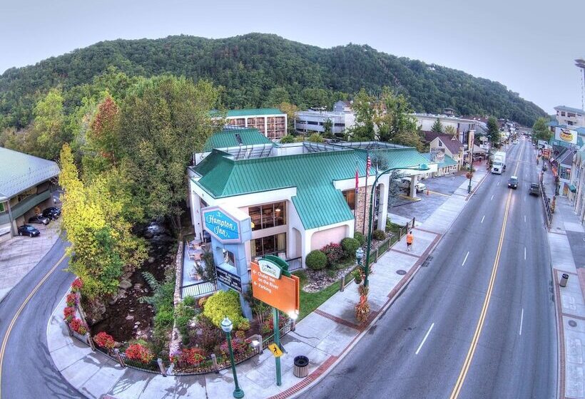 בית מלון כפרי Hampton Inn Gatlinburg
