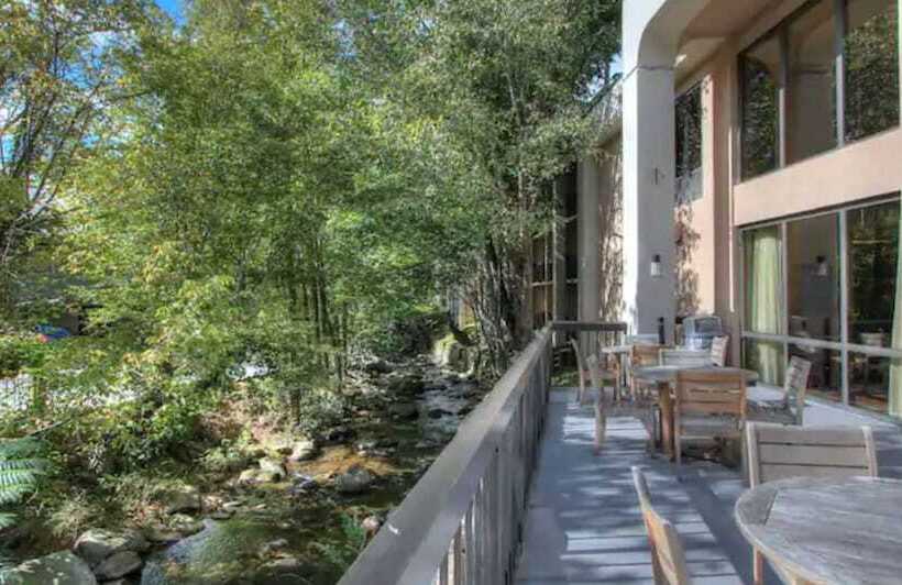 בית מלון כפרי Hampton Inn Gatlinburg