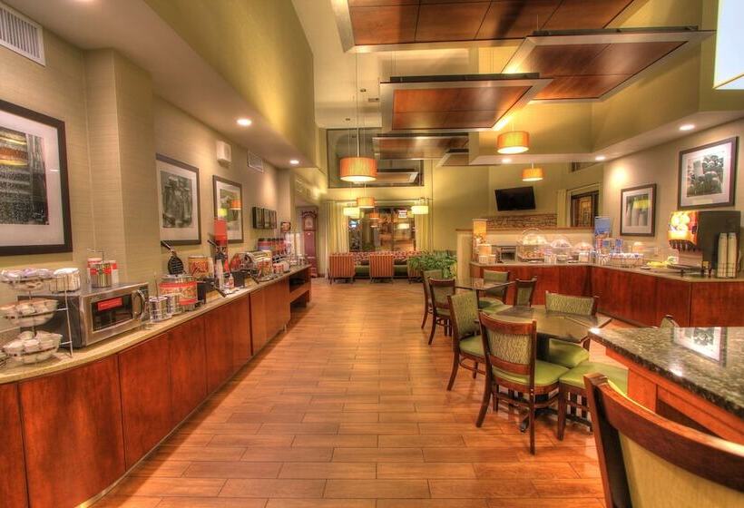 בית מלון כפרי Hampton Inn Gatlinburg