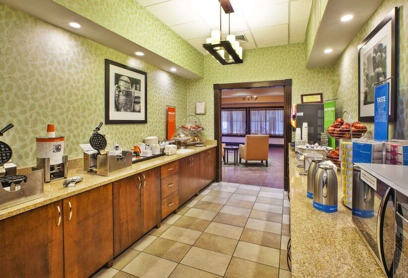 호텔 Hampton Inn Gaylord