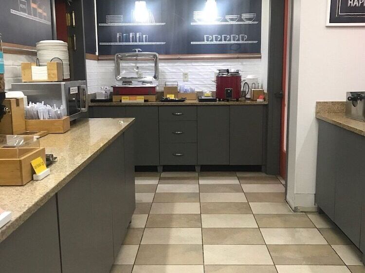 호텔 Hampton Inn Gaylord