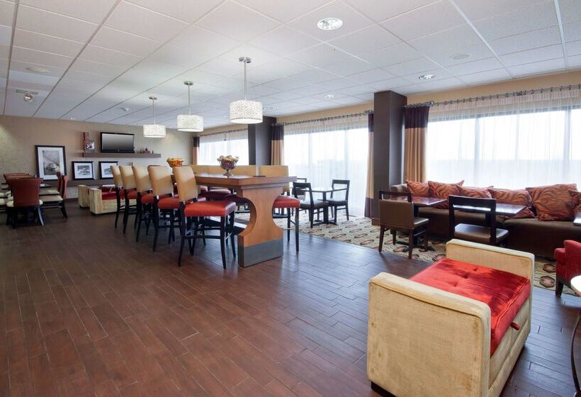 Отель Hampton Inn Grand Rapids North