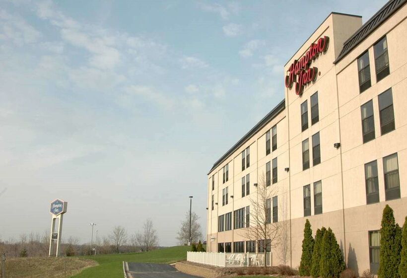 Отель Hampton Inn Grand Rapids North