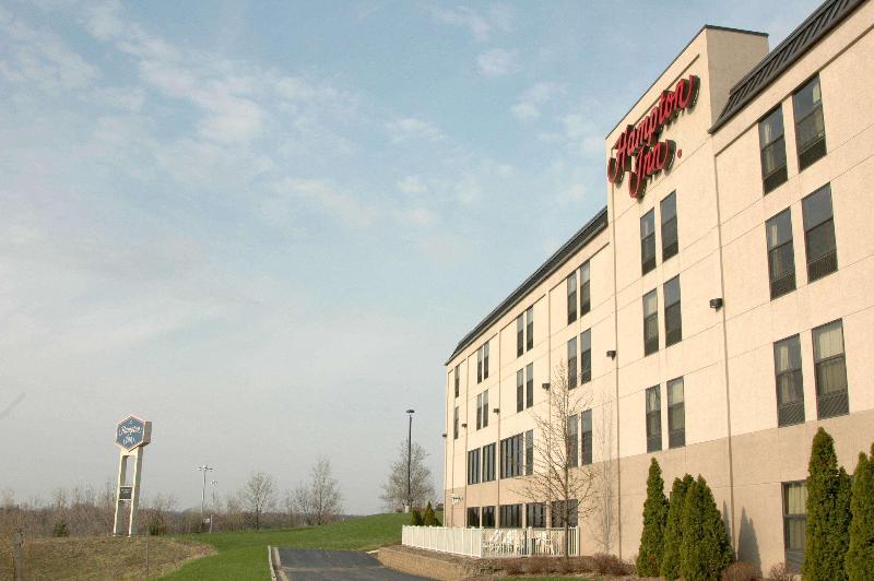 Отель Hampton Inn Grand Rapids North