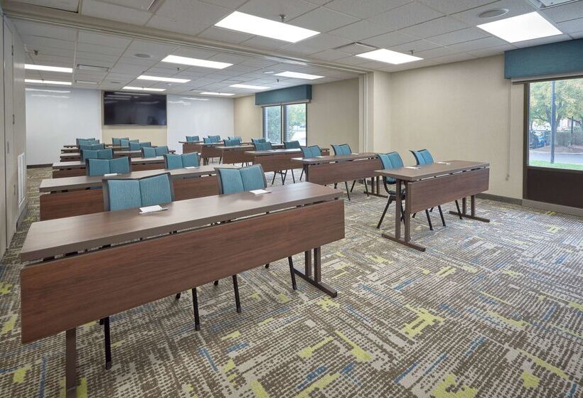 Отель Hampton Inn By Hilton Harrisburg West