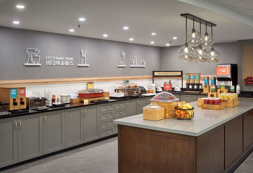 Отель Hampton Inn By Hilton Harrisburg West