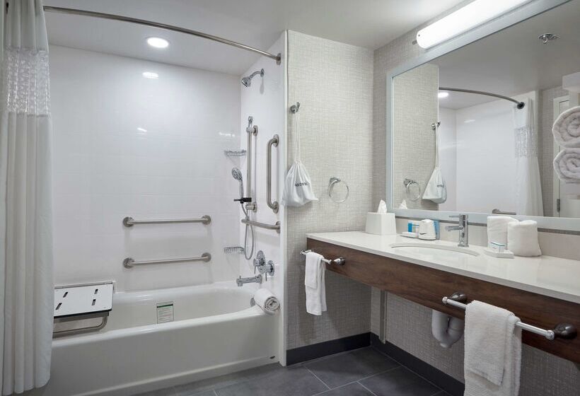 Отель Hampton Inn By Hilton Harrisburg West