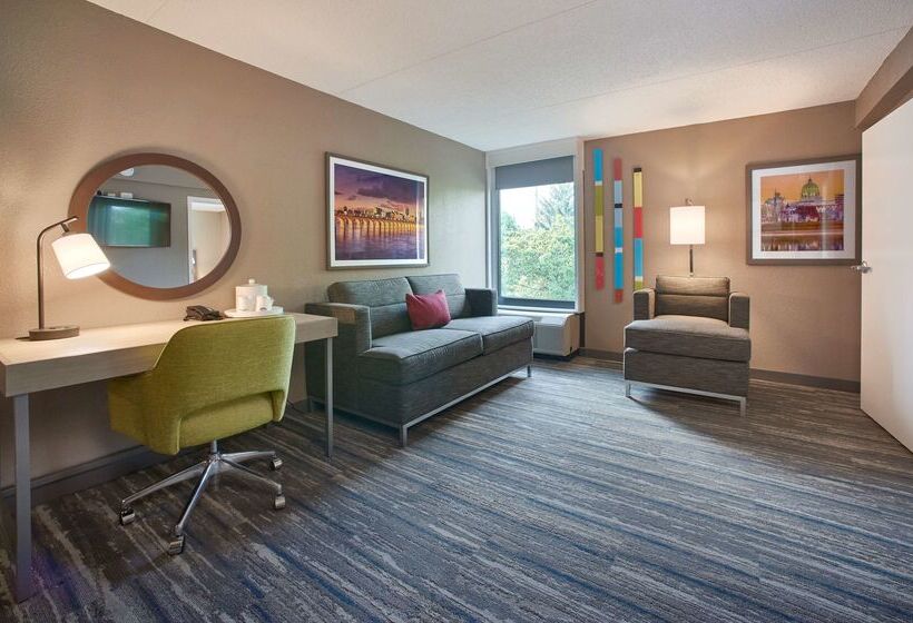 Отель Hampton Inn By Hilton Harrisburg West
