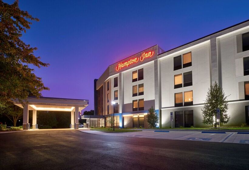 Отель Hampton Inn By Hilton Harrisburg West