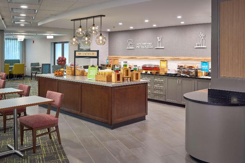 Отель Hampton Inn By Hilton Harrisburg West