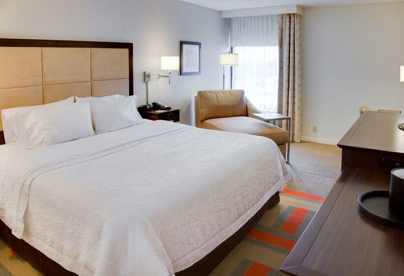 בית מלון כפרי Hampton Inn Harrisonburg   University