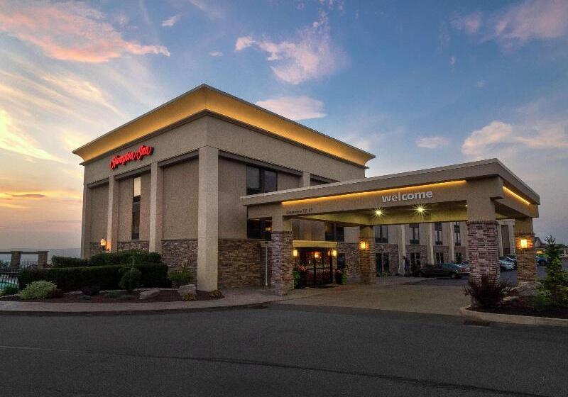 בית מלון כפרי Hampton Inn Hazleton