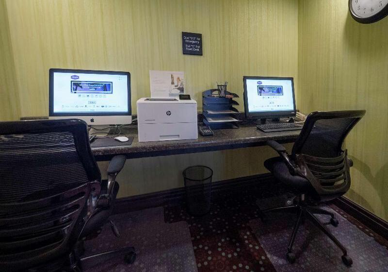 בית מלון כפרי Hampton Inn Hazleton