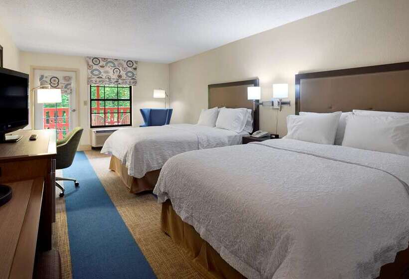 בית מלון כפרי Hampton Inn Helen