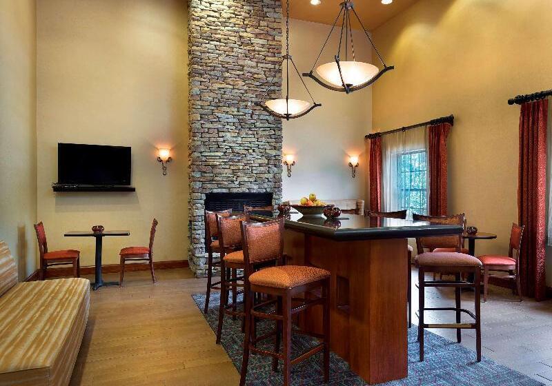 בית מלון כפרי Hampton Inn Helen