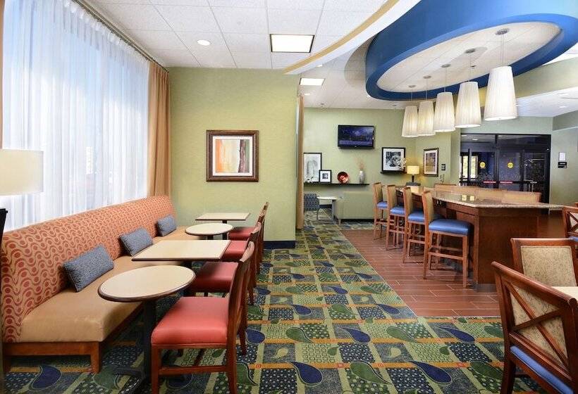 هتل Hampton Inn High Point