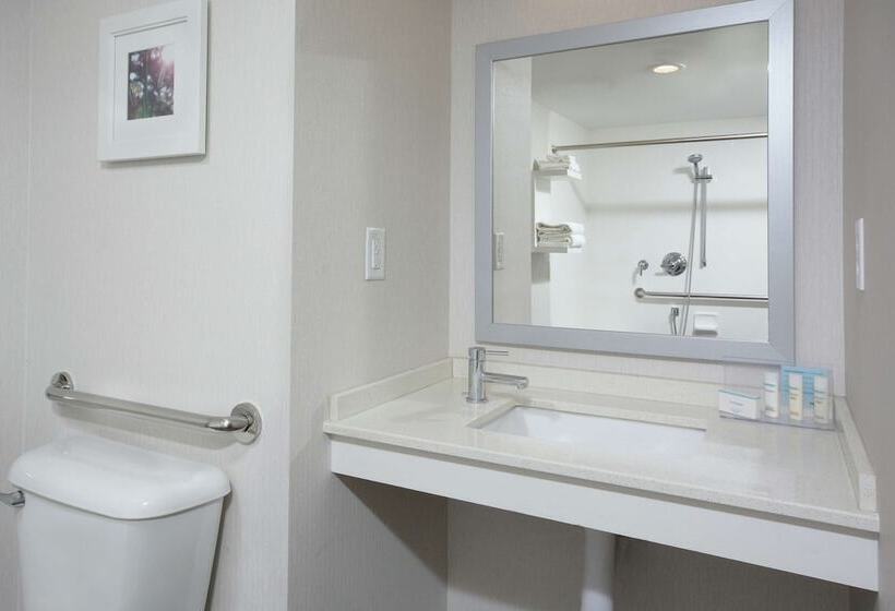 هتل Hampton Inn High Point