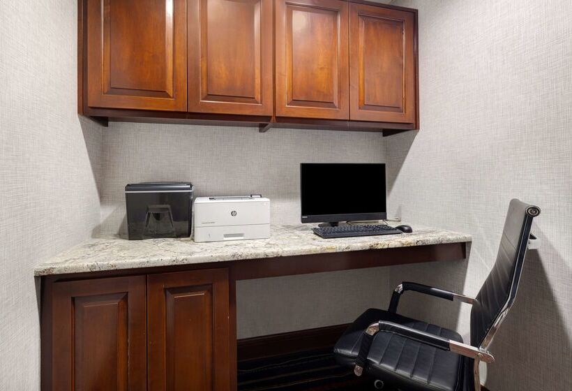 هتل Hampton Inn Hot Springs