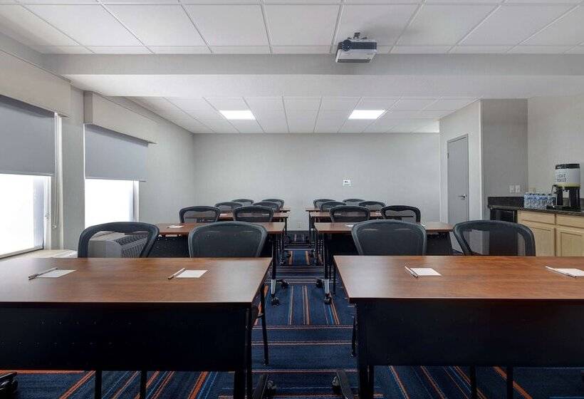 هتل Hampton Inn Hot Springs