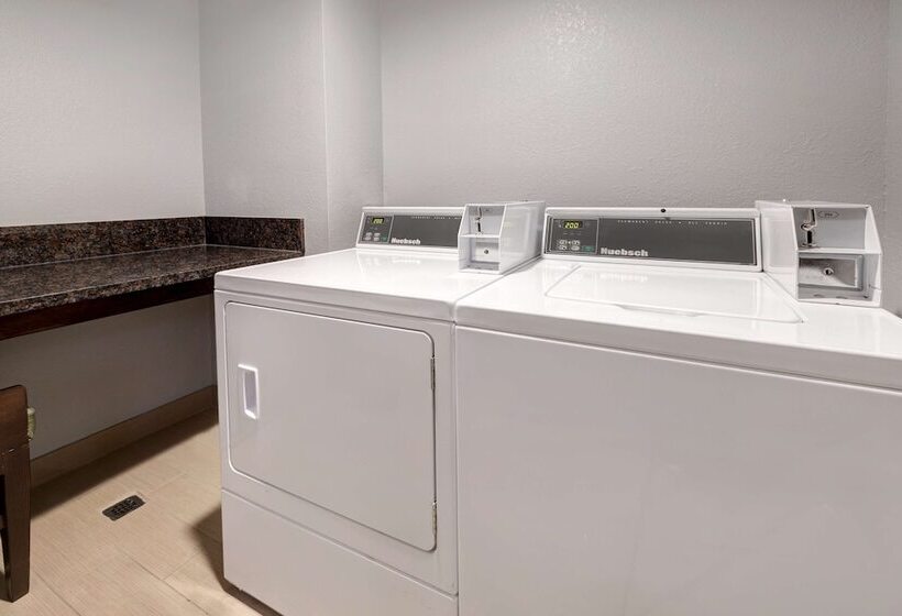 هتل Hampton Inn Hot Springs