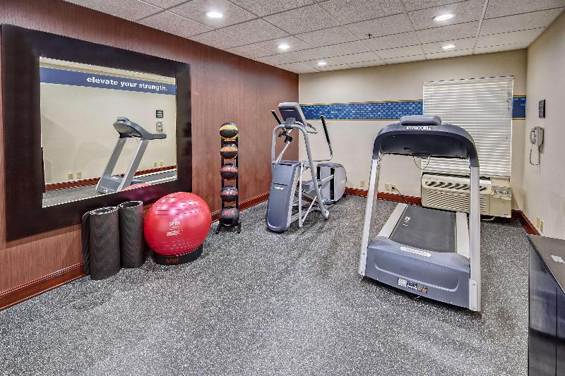 هتل Hampton Inn Hot Springs