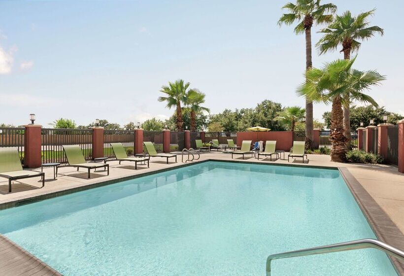 هتل Hampton Inn Houstonhobby Airport
