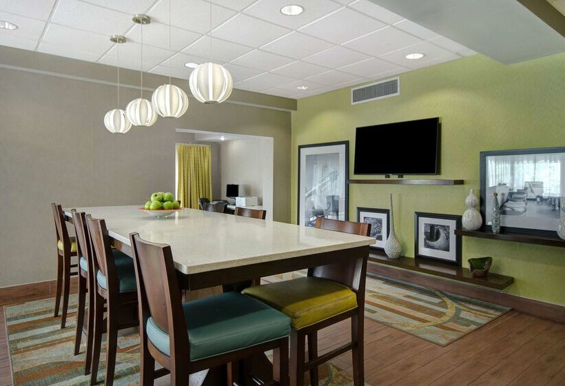هتل Hampton Inn Huntsville Arsenal/south Pkway