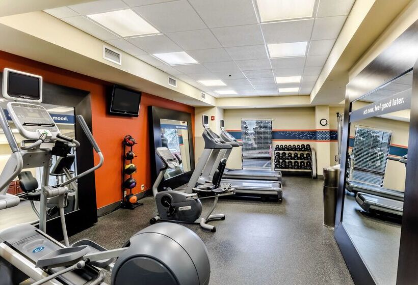 هتل Hampton Inn Madison Huntsville Airport