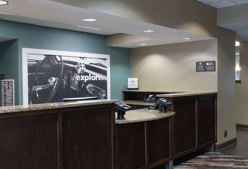 هتل Hampton Inn Madison Huntsville Airport