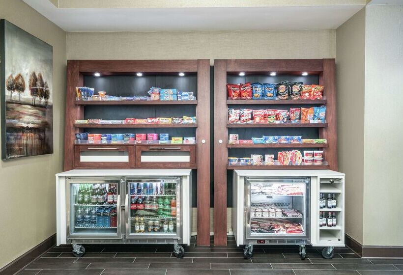 هتل Hampton Inn Madison Huntsville Airport