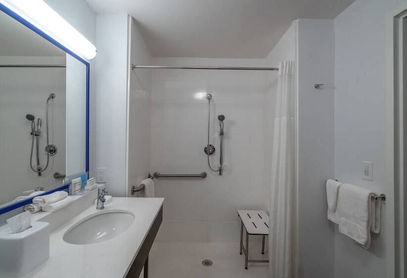 هتل Hampton Inn Madison Huntsville Airport