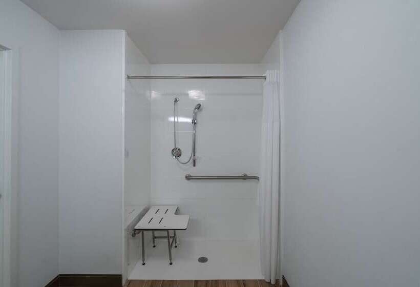 هتل Hampton Inn Madison Huntsville Airport