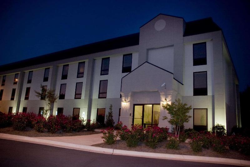 هتل Hampton Inn Madison Huntsville Airport