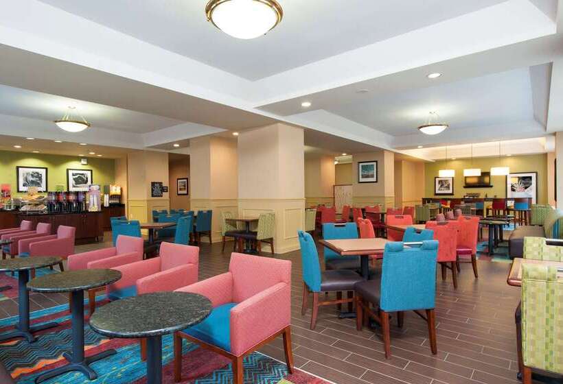 فندق Hampton Inn Indianapolis Downtown Across From Circle Centre