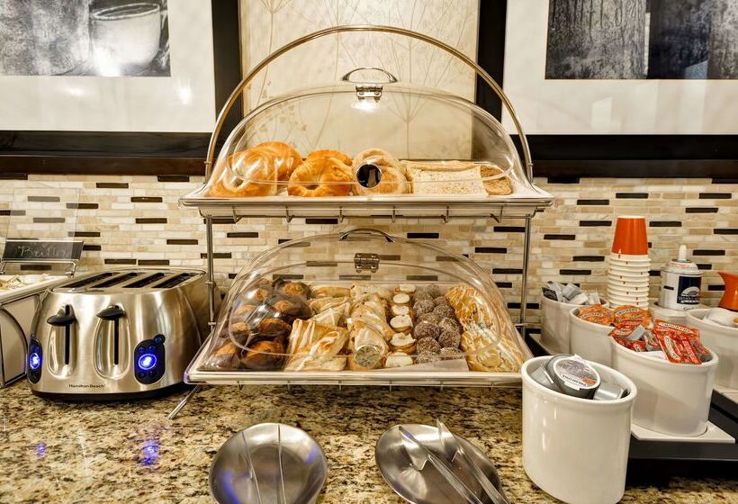 בית מלון כפרי Hampton Inn Kansas City Airport