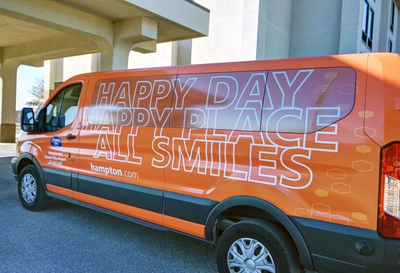 בית מלון כפרי Hampton Inn Kansas City Airport