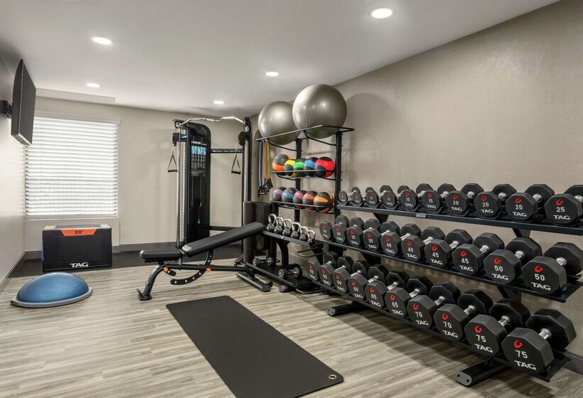 בית מלון כפרי Hampton Inn Kansas City Airport