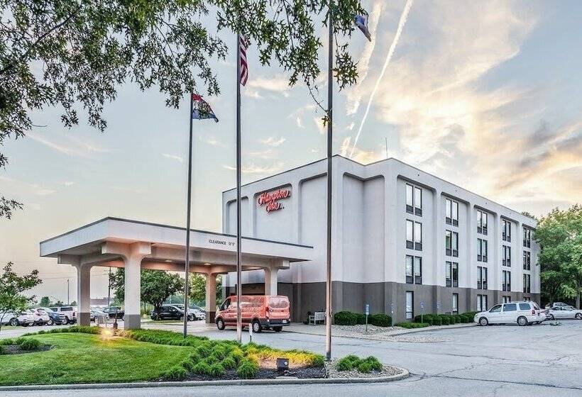 בית מלון כפרי Hampton Inn Kansas City Airport