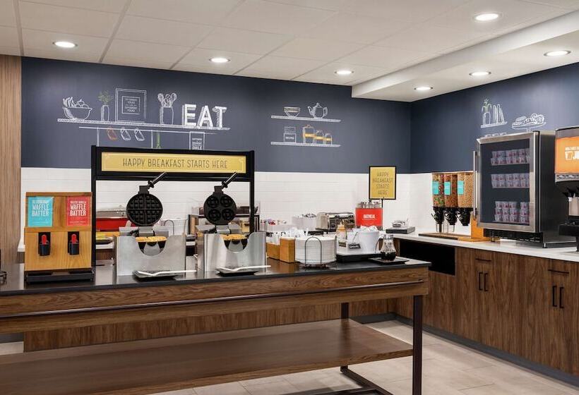 בית מלון כפרי Hampton Inn Kansas City Airport